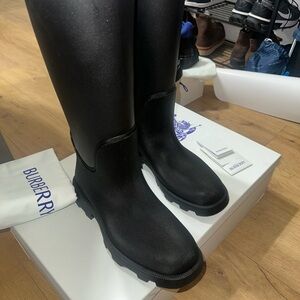 $990 Burberry Black Men's Boots Brand New in box